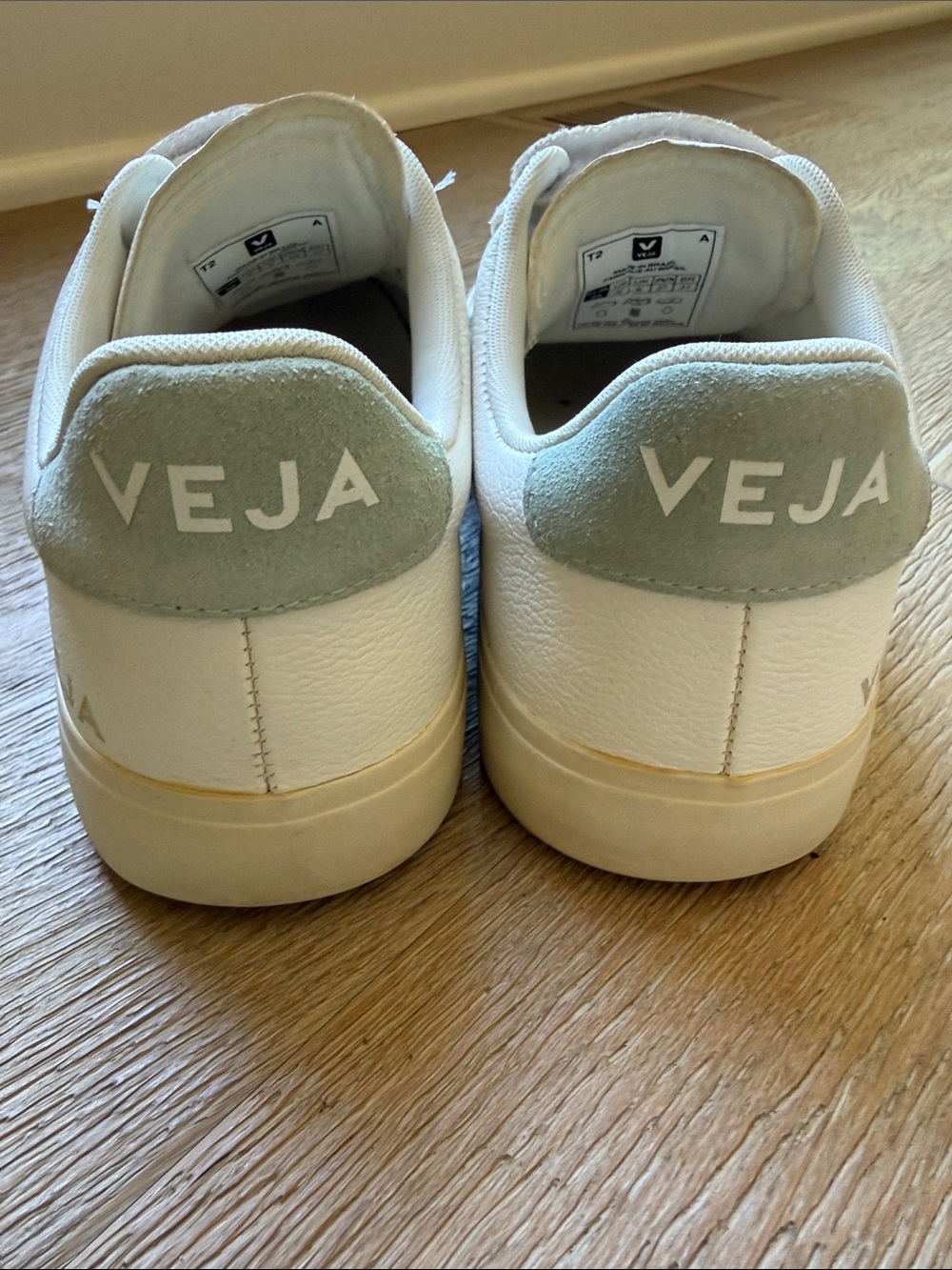 Veja White Leather Sneakers with Pale Green 'V' and Triple Velcro - Picture 2 of 6
